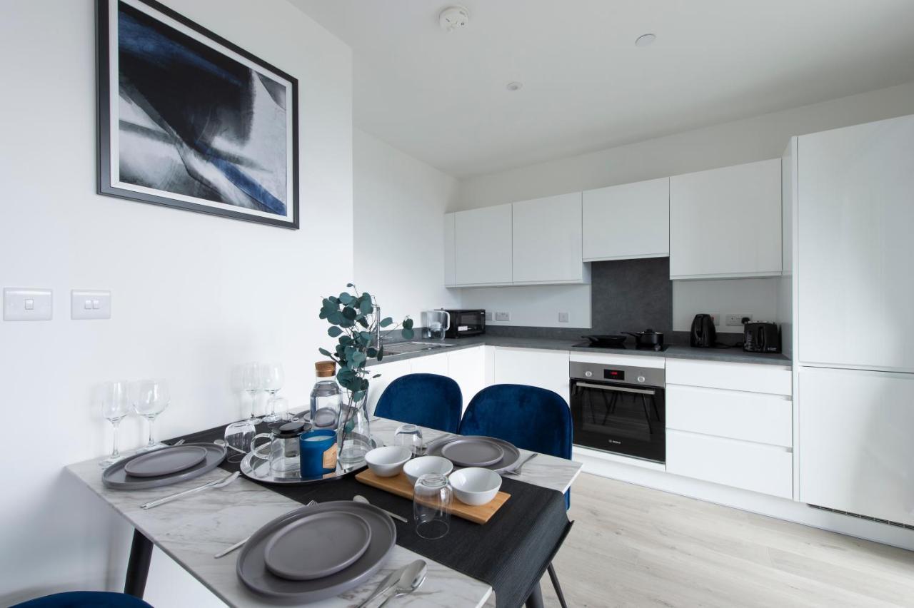 Ac Luxe Penthouse With Free Parking Apartment London Bagian luar foto