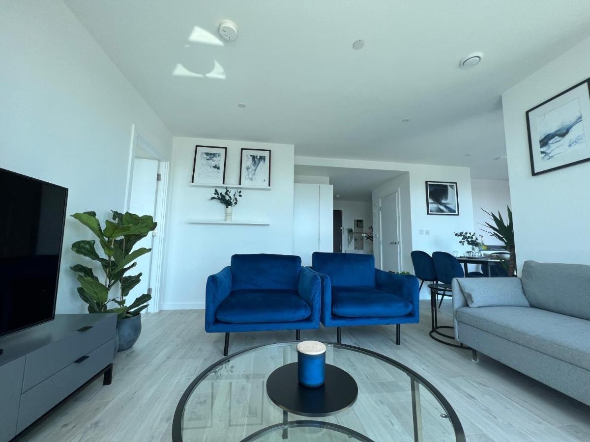 Ac Luxe Penthouse With Free Parking Apartment London Bagian luar foto