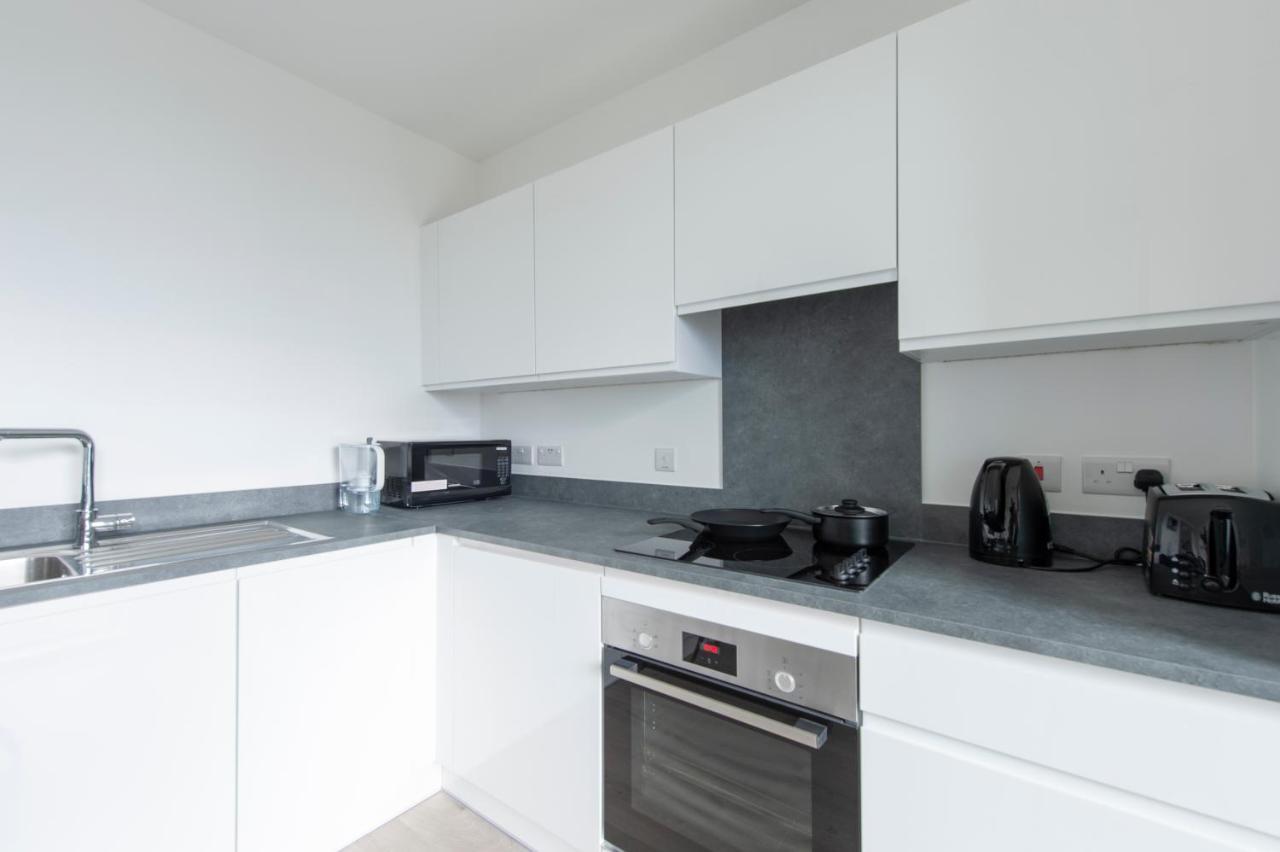 Ac Luxe Penthouse With Free Parking Apartment London Bagian luar foto