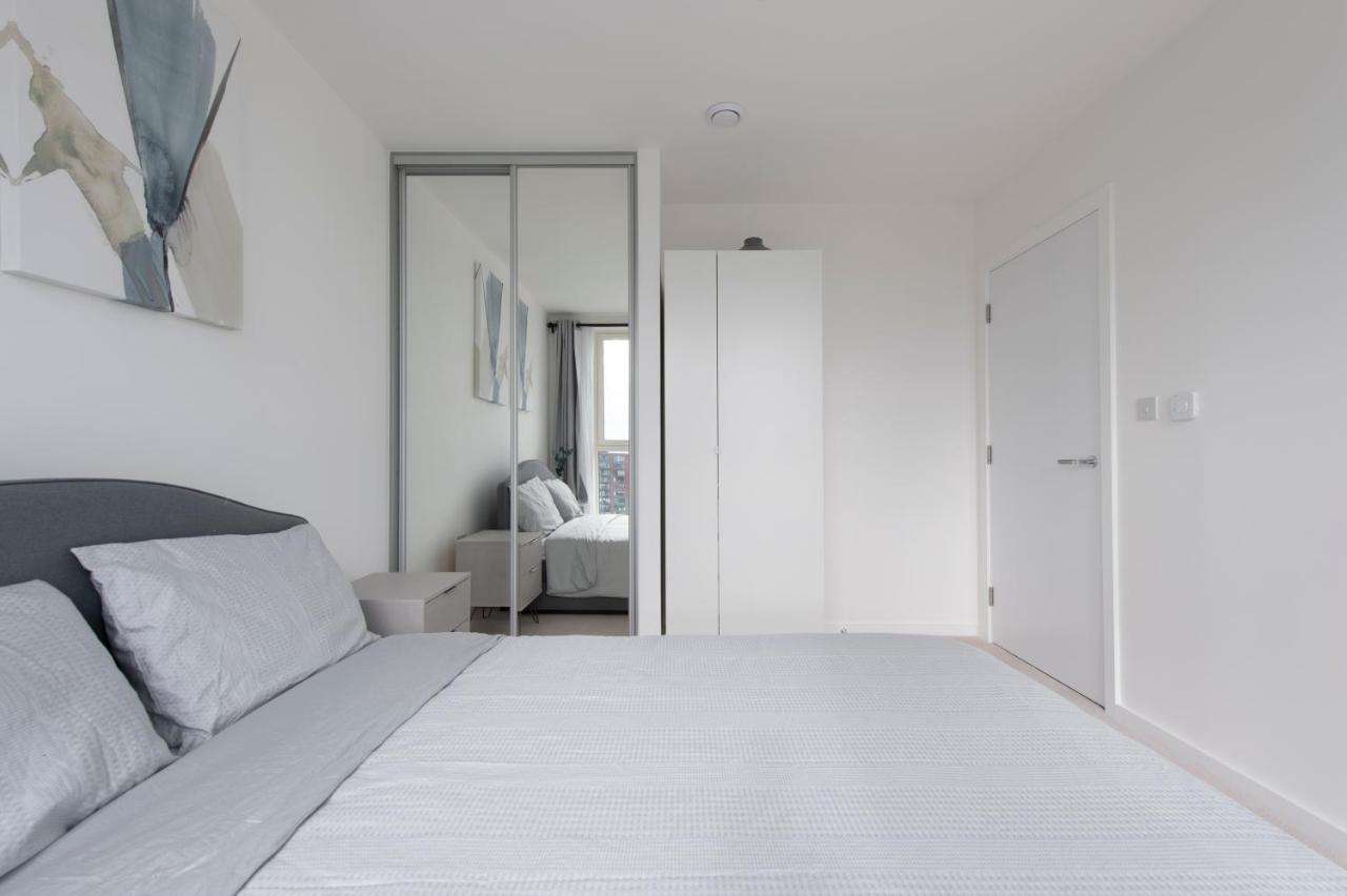 Ac Luxe Penthouse With Free Parking Apartment London Bagian luar foto
