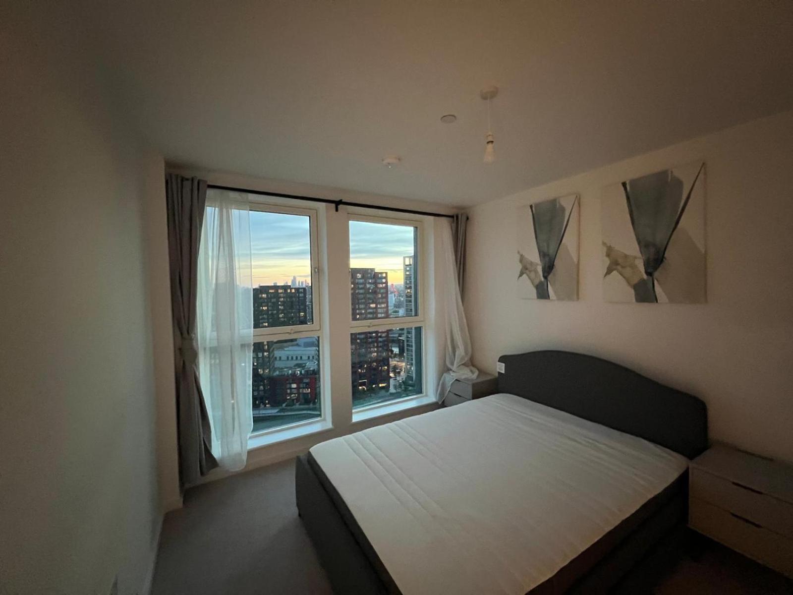 Ac Luxe Penthouse With Free Parking Apartment London Bagian luar foto