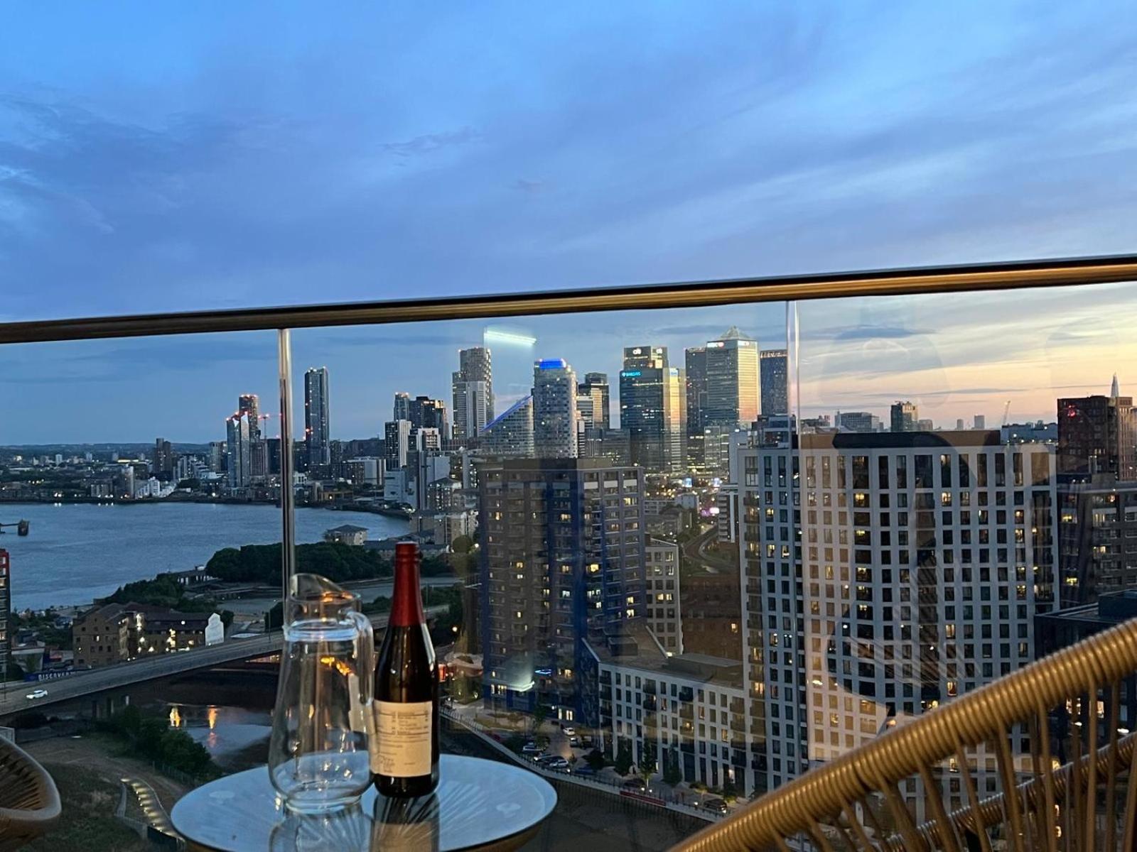 Ac Luxe Penthouse With Free Parking Apartment London Bagian luar foto