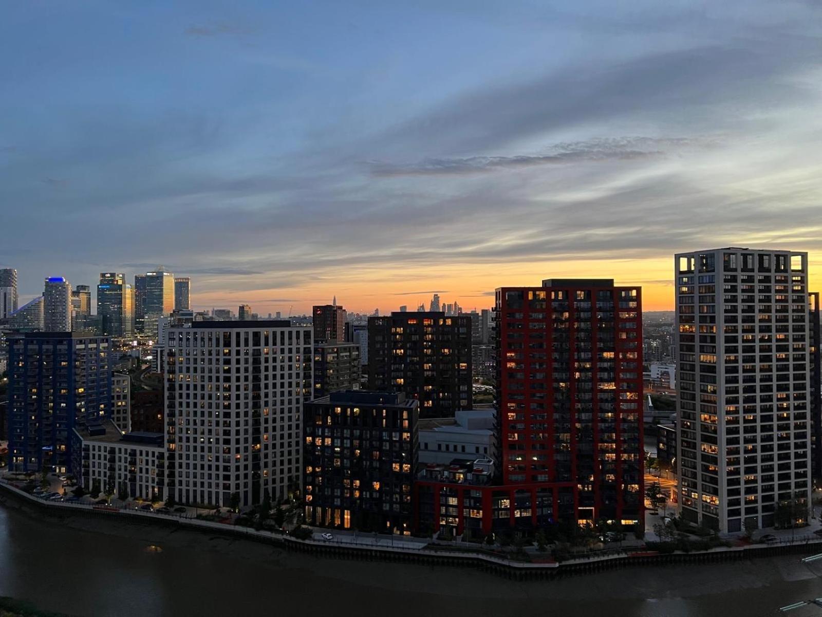 Ac Luxe Penthouse With Free Parking Apartment London Bagian luar foto